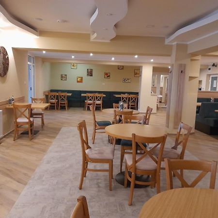 Hotel Caras Oravita Dış mekan fotoğraf