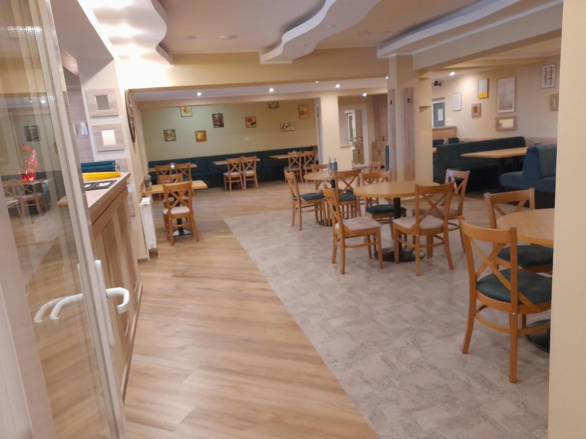 Hotel Caras Oravita Dış mekan fotoğraf