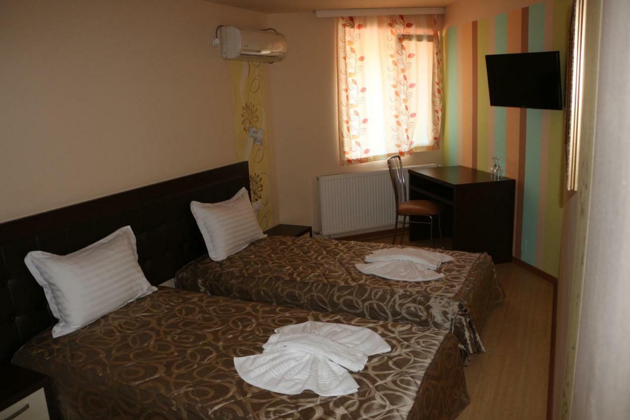 Hotel Caras Oravita Dış mekan fotoğraf