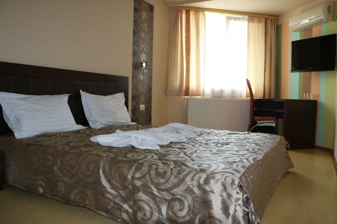 Hotel Caras Oravita Dış mekan fotoğraf