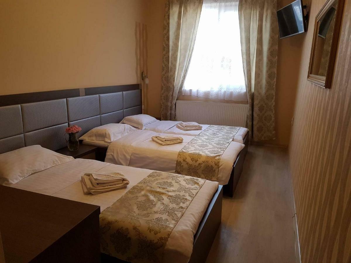 Hotel Caras Oravita Dış mekan fotoğraf